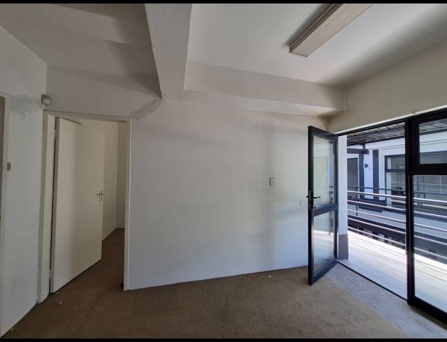 38M² OFFICE TO LET IN MELVILLE
